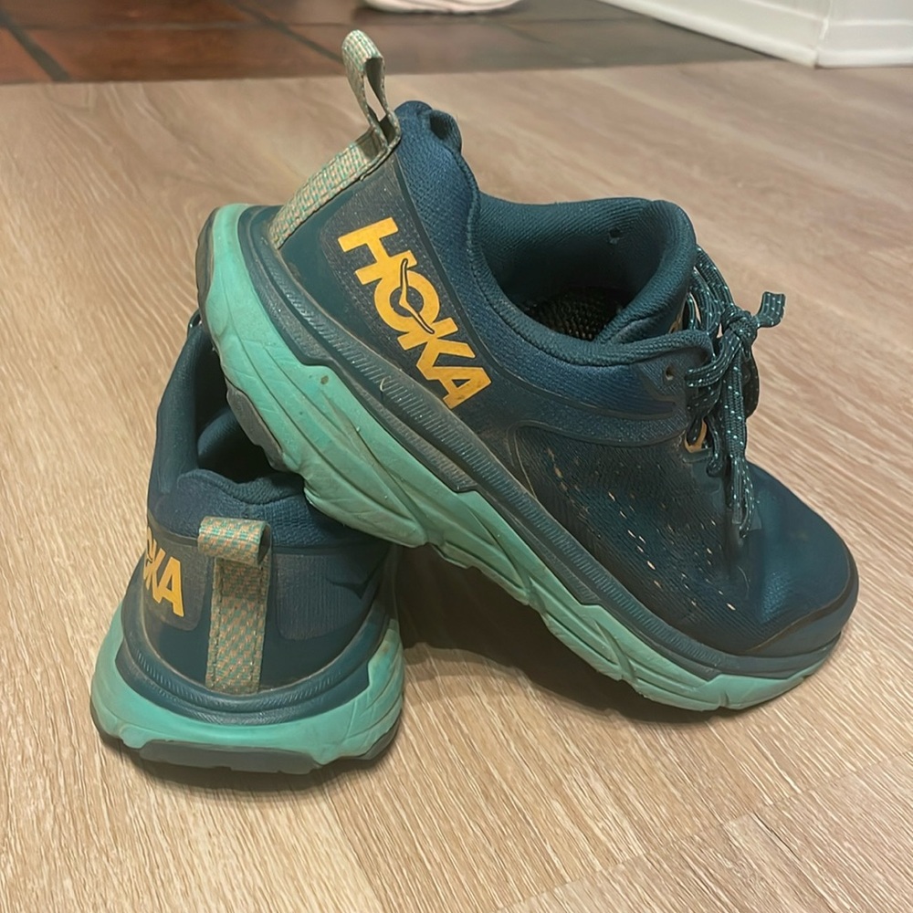 Hoka One One Challenger 6, Size 7.5 Wide Dark Green Running Shoes